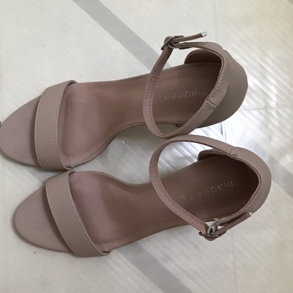 Madden Girl Beella Nude Block Heel Sandals size 8. New